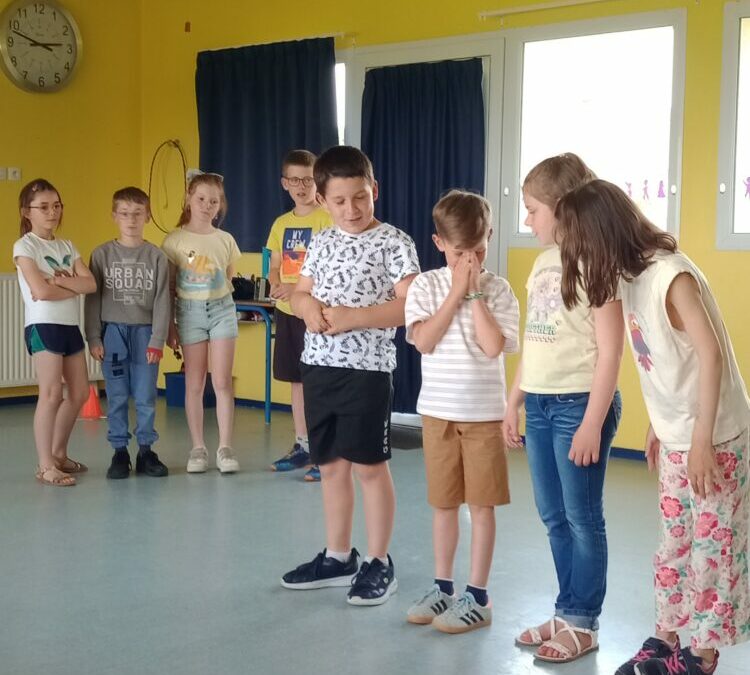 Théâtre en CE